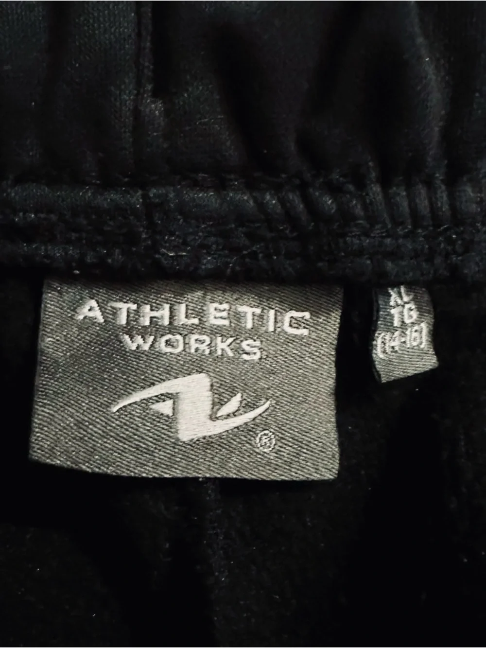 Athletic Works Black Logo Tag Active Top - Picture 3 of 3